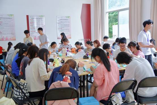 學生心理健康教育與咨詢中心開展 心文化 守護心靈 放飛夢想 5 25趣味心理游園活動